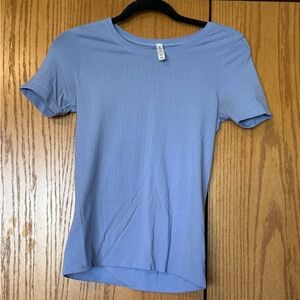 Athleta Periwinkle Short Sleeve Tee